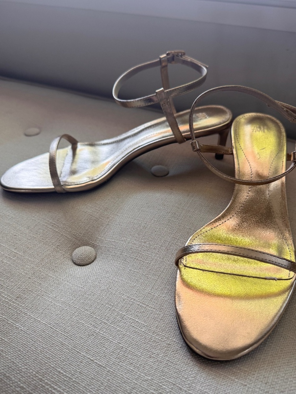 H&M Metallic Gold Strappy Block Heel Sandals | Size 39 (US 8.5) | Never worn